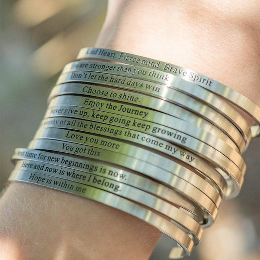 Bracelet "Choose to Shine" Engraved Bangle