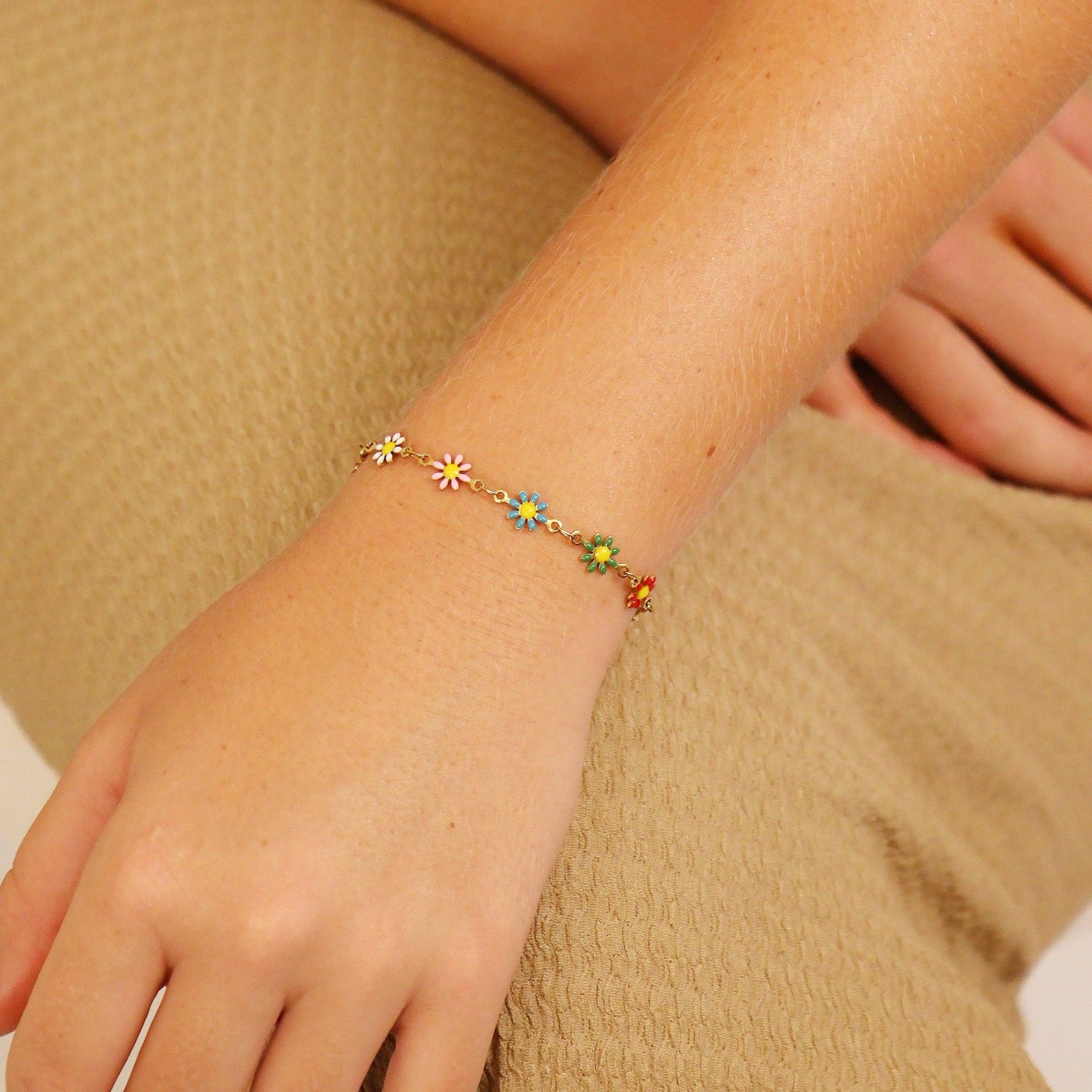 Bracelet Multi Colored Floral Chain