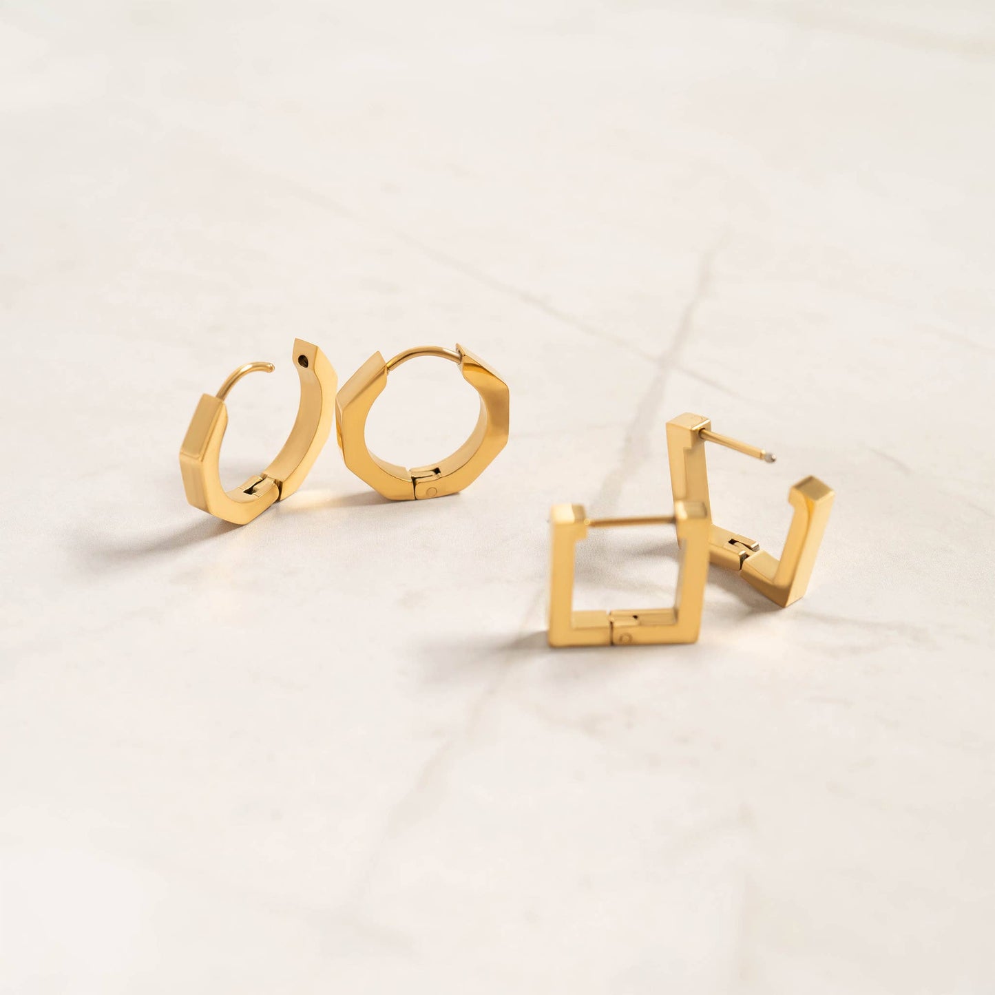 Earrings Huggie Square