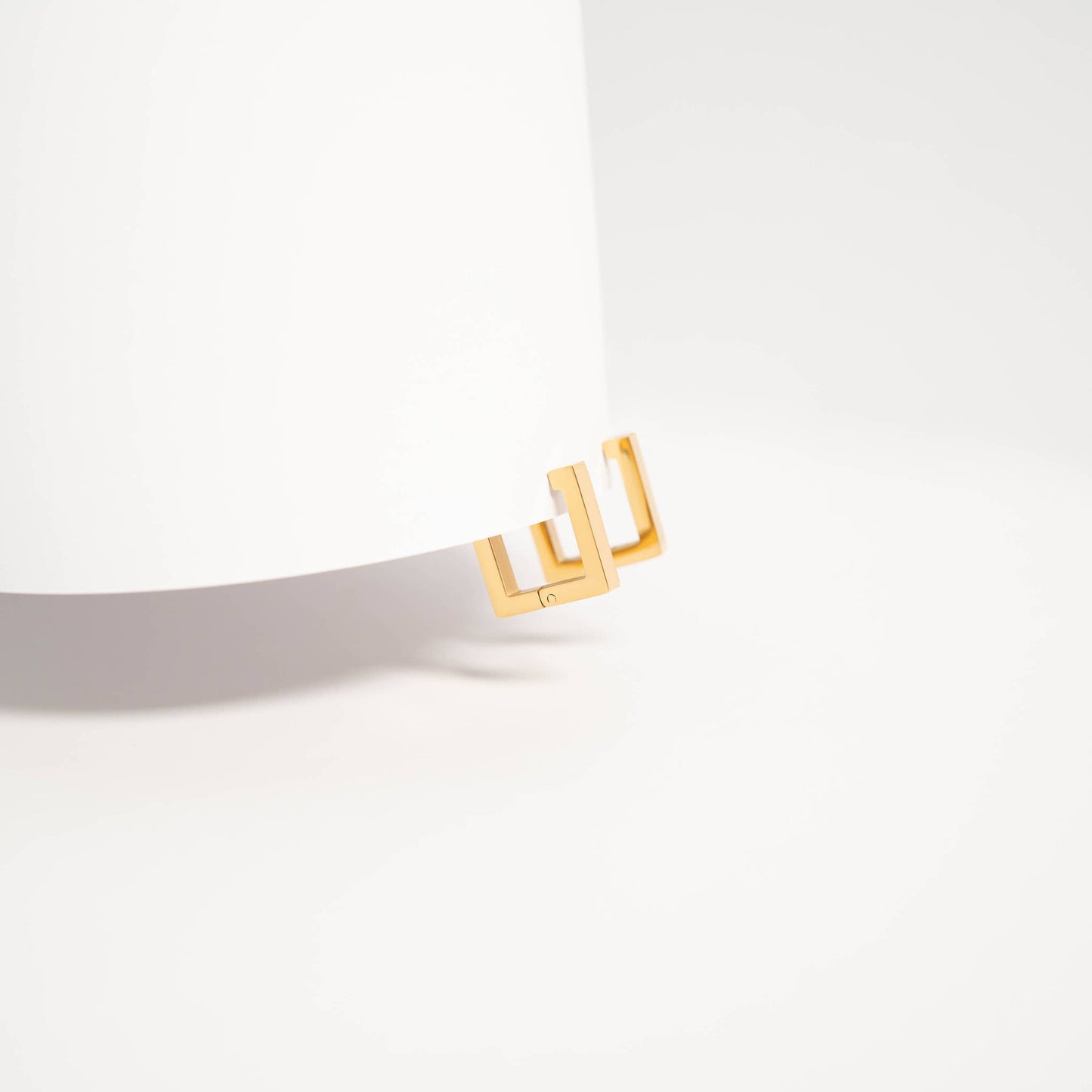 Earrings Huggie Square